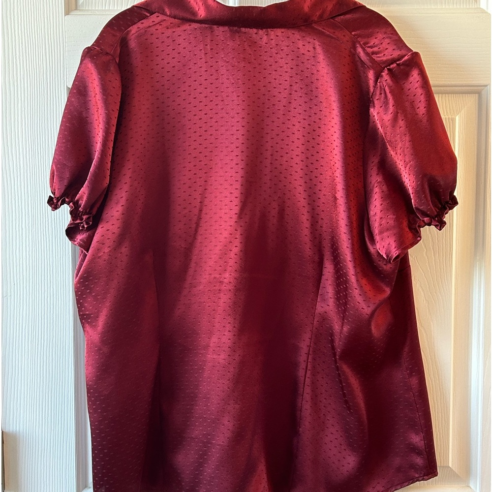 Short sleeve button down blouse - Picture 2 of 4